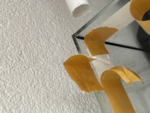 IMG_0535.jpeg (2.54 MiB) 2803 mal betrachtet Dann die Ecken: da wird es tricky, am besten in der Mitte falten und auf einer Seite der Silikonfuge ankleben, dann versuchen das Band sauber ĂŒber das Silikon zu kriegen damit sich kein Holraum bildet, in den kleine Ameisen rein kommen und kleben bleibenâŠ