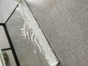 IMG_0539.jpeg (4.36 MiB) 2803 mal betrachtet Dann grosszĂŒgig verteilen, die Ameisen sollen ja runter fallen, nicht kleben bleiben!